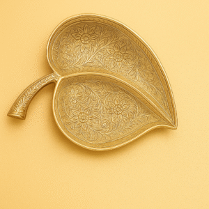 Luxury Collection – Handcrafted Brass Leaf-Shape Decorative Platter (Golden Flora Edition)